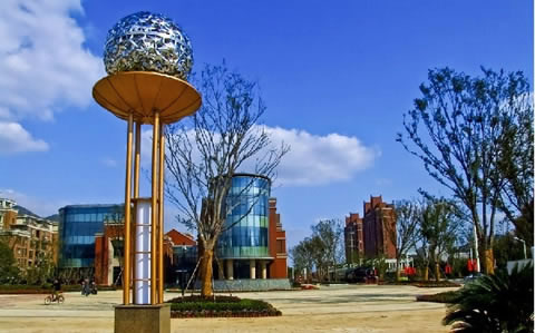 �������Y