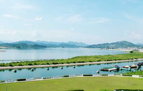 �������Y