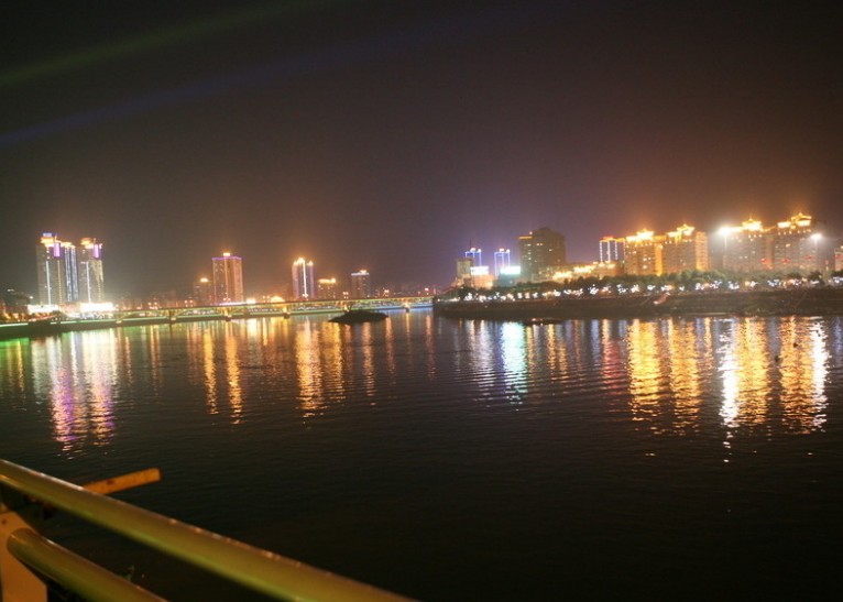 �������Y